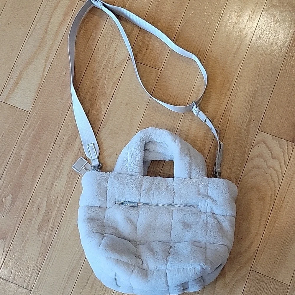 Lululemon Quilted Grid Tote Mini 5L Plush Fleece Tote In Bone